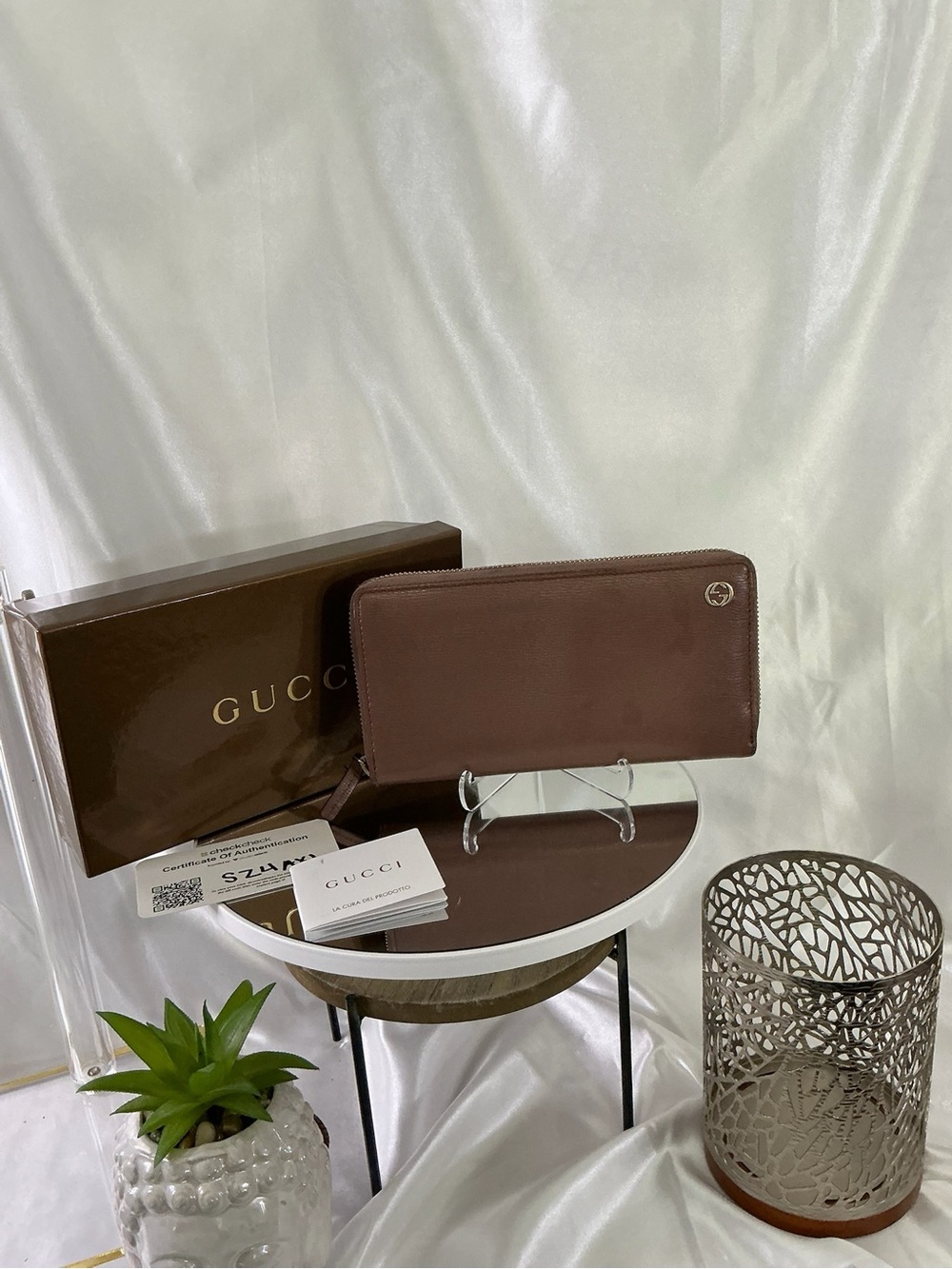 Authentic Gucci Interlocking Brown Long Zippy Wallet w Box COA